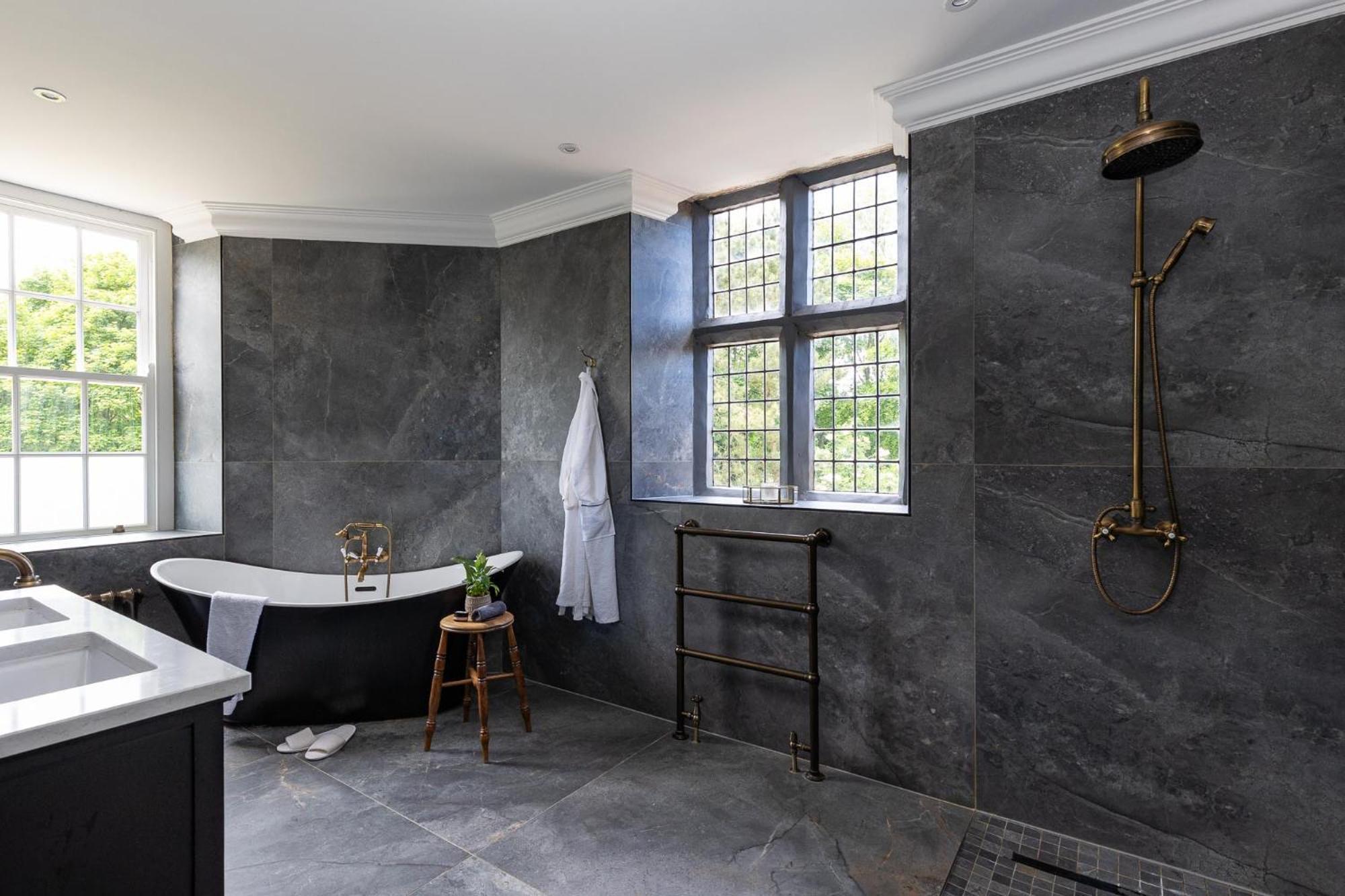 Killerby Old Hall With Hot Tub And Swimming Pool 스카버러 외부 사진